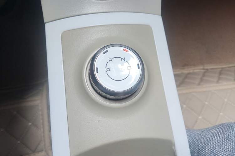 Used Wuling Hongguang MINIEV 2024 3rd Generation 215km Youth Edition Gear Lever