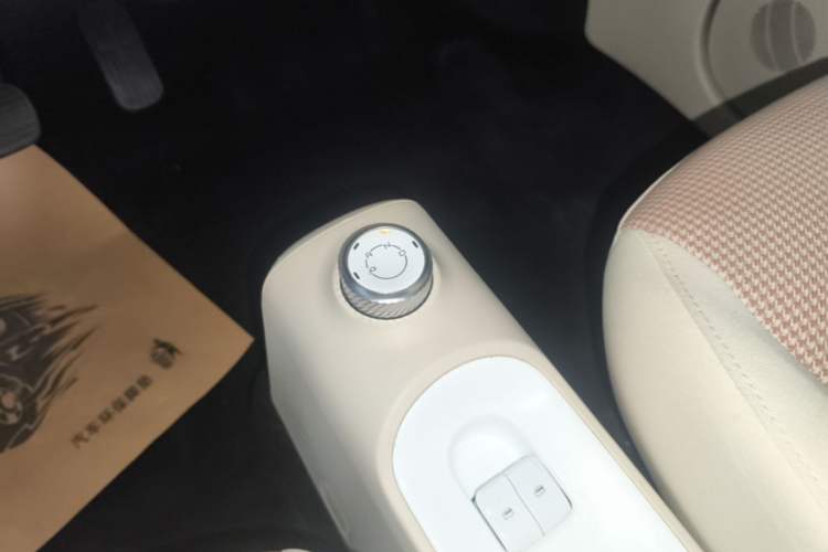 Used Wuling Hongguang MINIEV 2024 3rd Generation 215km Youth Edition Gear Lever