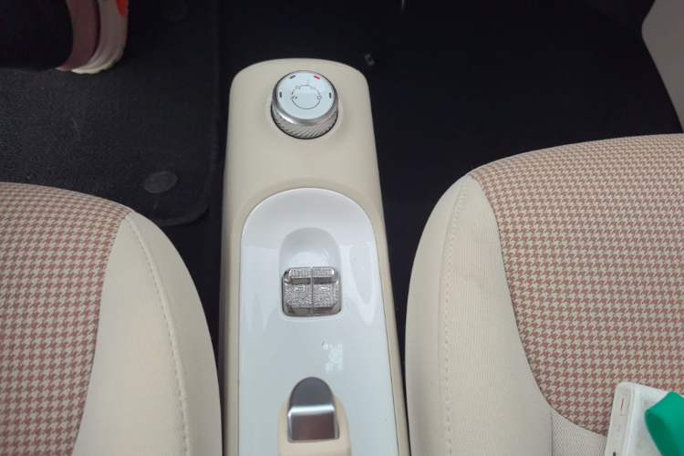 Used Wuling Hongguang MINIEV 2024 3rd Generation 215km Youth Edition Gear Lever