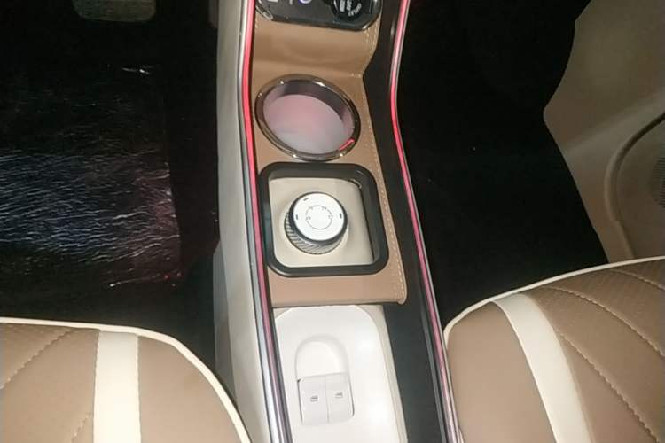 Used Wuling Hongguang MINIEV 2024 3rd Generation 215km Youth Edition Gear Lever
