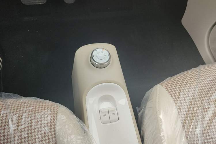 Used Wuling Hongguang MINIEV 2024 3rd Generation 215km Youth Edition Gear Lever
