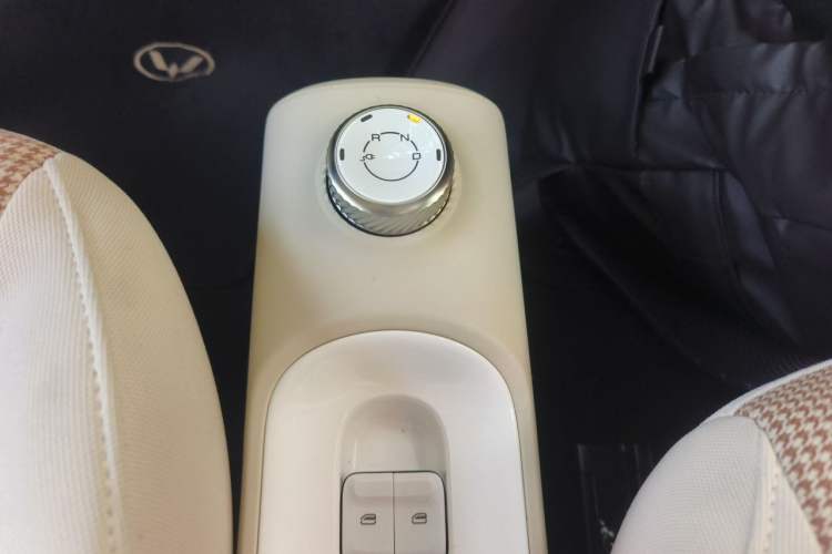 Used Wuling Hongguang MINIEV 2024 3rd Generation 215km Youth Edition Gear Lever