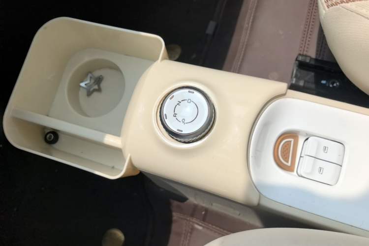 Used Wuling Hongguang MINIEV 2024 3rd Generation 215km Youth Edition Gear Lever