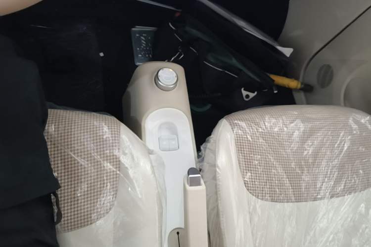 Used Wuling Hongguang MINIEV 2024 3rd Generation 215km Youth Edition Gear Lever
