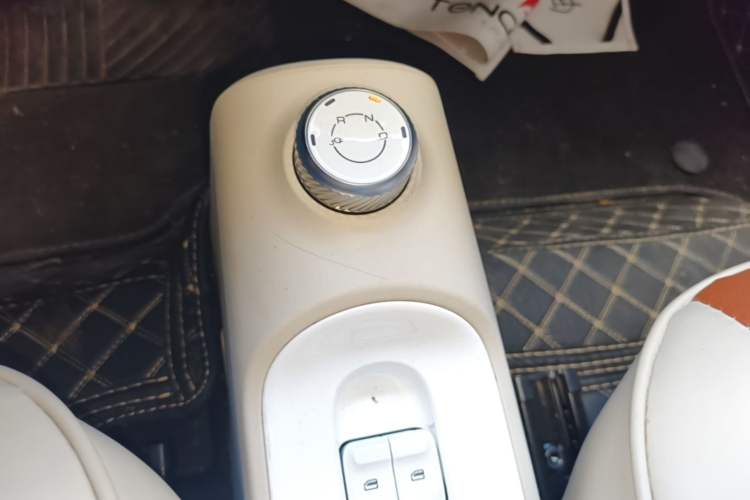 Used Wuling Hongguang MINIEV 2024 3rd Generation 215km Youth Edition Gear Lever