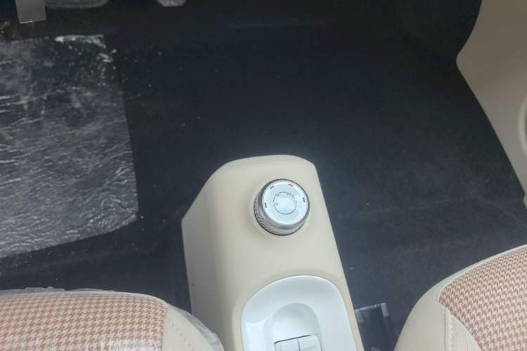 Used Wuling Hongguang MINIEV 2024 3rd Generation 215km Youth Edition Gear Lever