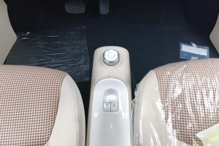 Used Wuling Hongguang MINIEV 2024 3rd Generation 215km Youth Edition Gear Lever