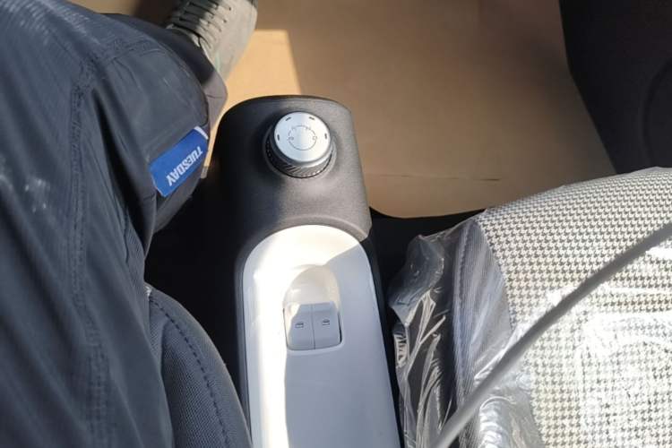 Used Wuling Hongguang MINIEV 2024 3rd Generation 215km Youth Edition Gear Lever