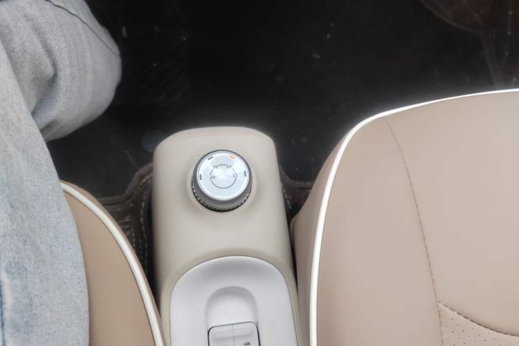 Used Wuling Hongguang MINIEV 2024 3rd Generation 215km Youth Edition Gear Lever