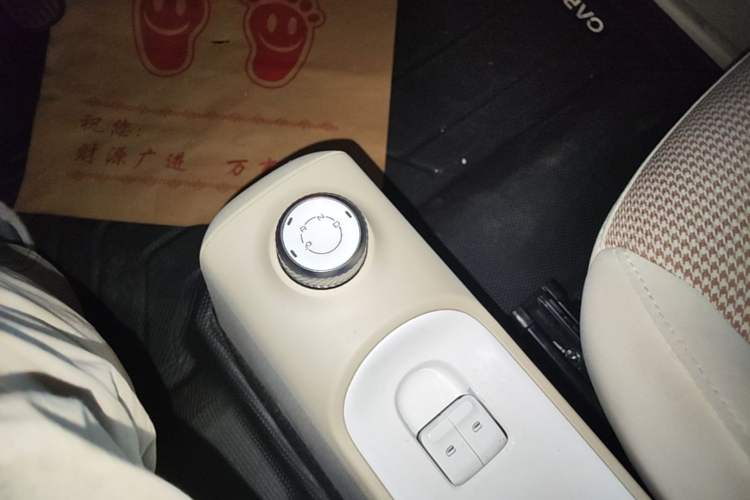 Used Wuling Hongguang MINIEV 2024 3rd Generation 215km Youth Edition Gear Lever