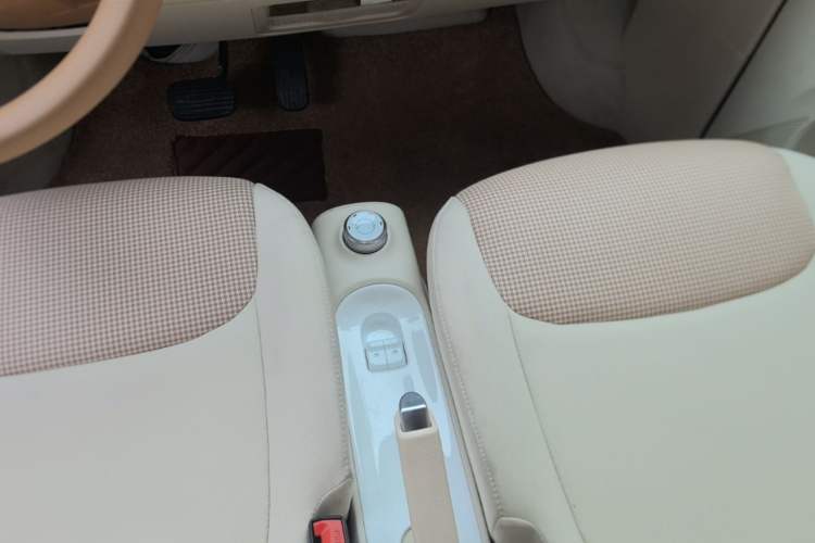 Used Wuling Hongguang MINIEV 2024 3rd Generation 215km Youth Edition Gear Lever