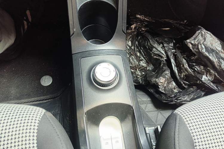 Used Wuling Hongguang MINIEV 2024 3rd Generation 215km Youth Edition Gear Lever