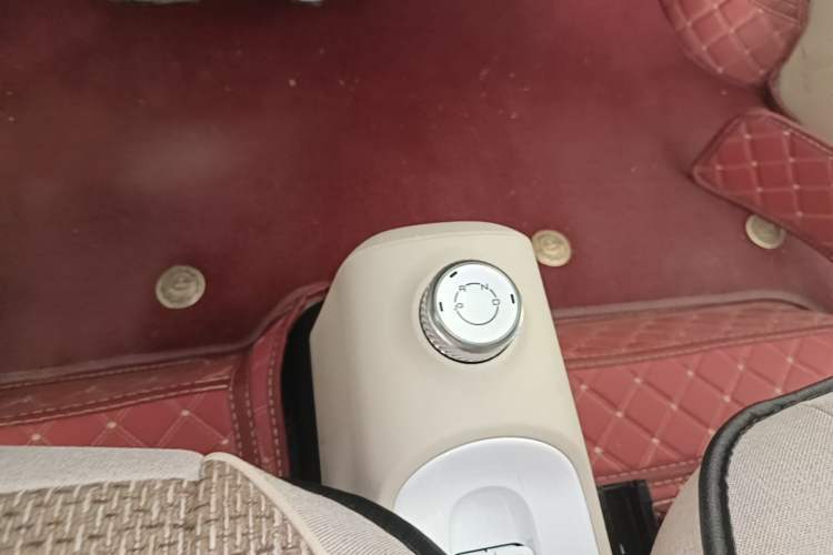 Used Wuling Hongguang MINIEV 2024 3rd Generation 215km Youth Edition Gear Lever