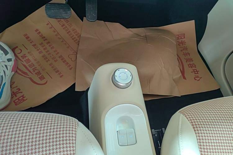 Used Wuling Hongguang MINIEV 2024 3rd Generation 215km Youth Edition Gear Lever