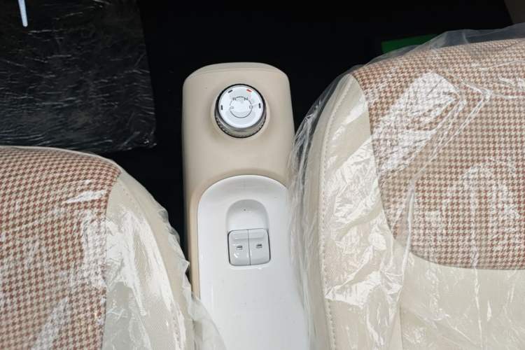 Used Wuling Hongguang MINIEV 2024 3rd Generation 215km Youth Edition Gear Lever