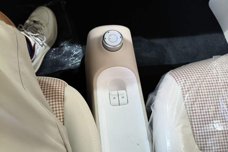 Used Wuling Hongguang MINIEV 2024 3rd Generation 215km Youth Edition Gear Lever