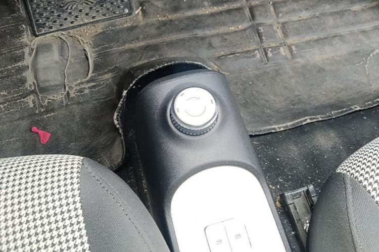 Used Wuling Hongguang MINIEV 2024 3rd Generation 215km Youth Edition Gear Lever