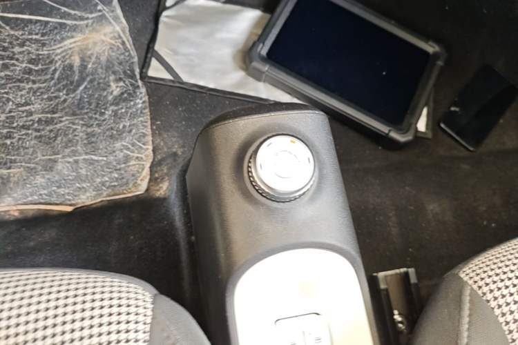 Used Wuling Hongguang MINIEV 2024 3rd Generation 215km Youth Edition Gear Lever
