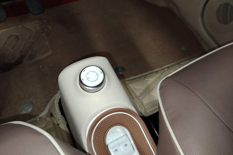 Used Wuling Hongguang MINIEV 2024 3rd Generation 215km Youth Edition Gear Lever