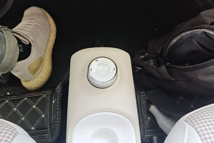 Used Wuling Hongguang MINIEV 2024 3rd Generation 215km Youth Edition Gear Lever