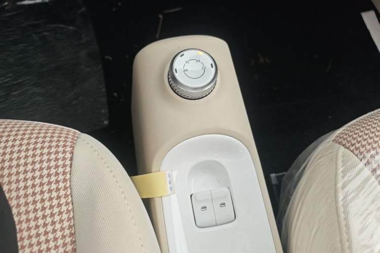 Used Wuling Hongguang MINIEV 2024 3rd Generation 215km Youth Edition Gear Lever