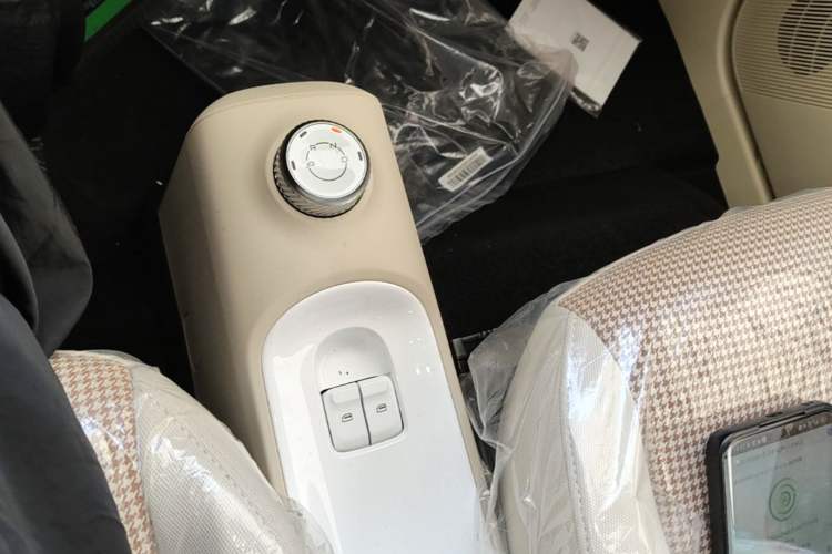 Used Wuling Hongguang MINIEV 2024 3rd Generation 215km Youth Edition Gear Lever