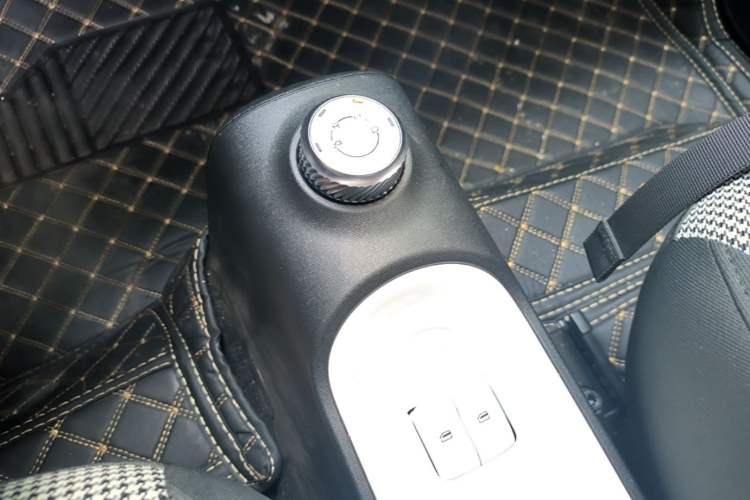 Used Wuling Hongguang MINIEV 2024 3rd Generation 215km Youth Edition Gear Lever