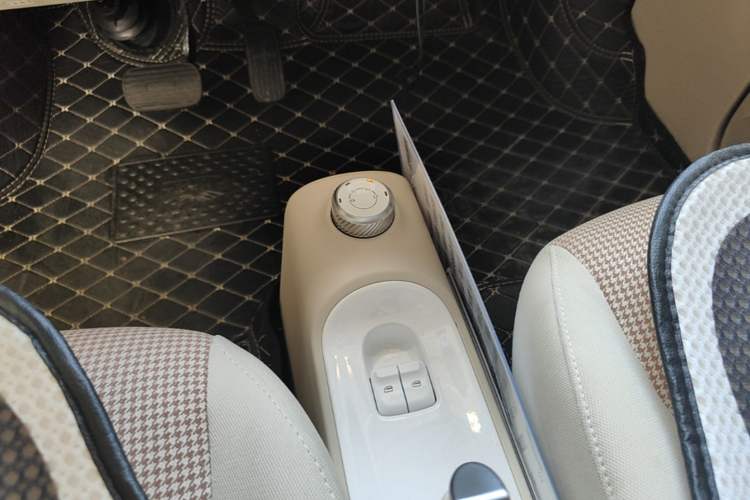 Used Wuling Hongguang MINIEV 2024 3rd Generation 215km Youth Edition Gear Lever