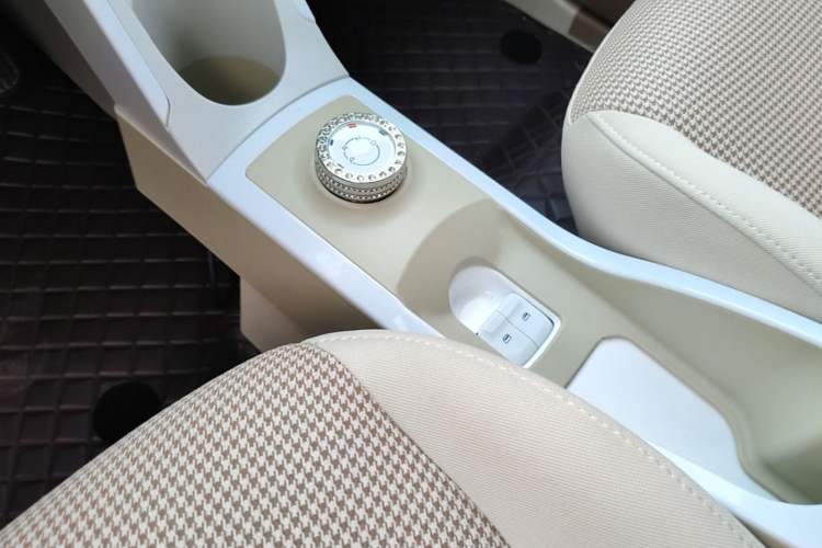 Used Wuling Hongguang MINIEV 2024 3rd Generation 215km Youth Edition Gear Lever
