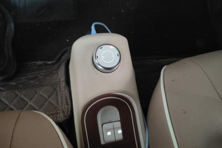 Used Wuling Hongguang MINIEV 2024 3rd Generation 215km Youth Edition Gear Lever