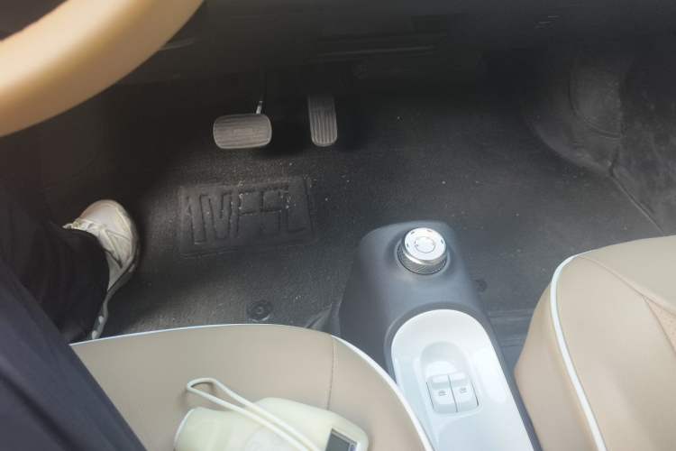 Used Wuling Hongguang MINIEV 2024 3rd Generation 215km Youth Edition Gear Lever