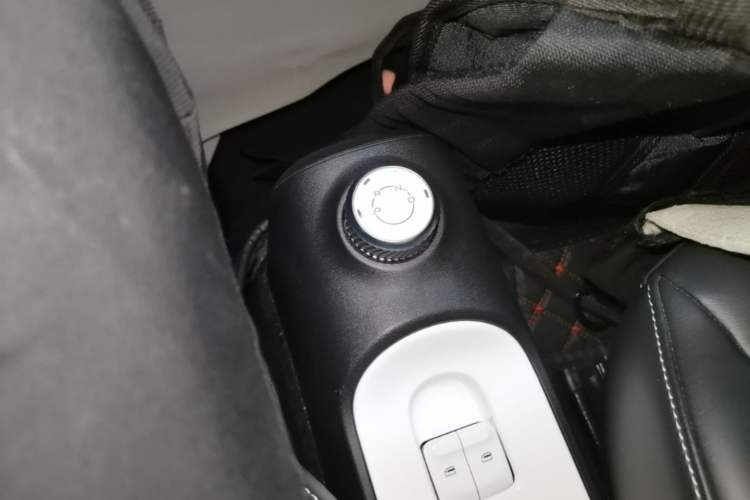 Used Wuling Hongguang MINIEV 2024 3rd Generation 215km Advanced Version Gear Lever