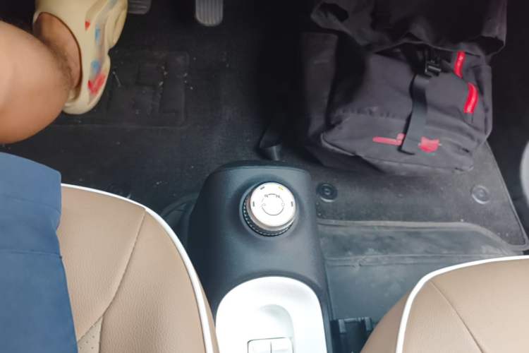 Used Wuling Hongguang MINIEV 2024 3rd Generation 215km Youth Edition Gear Lever