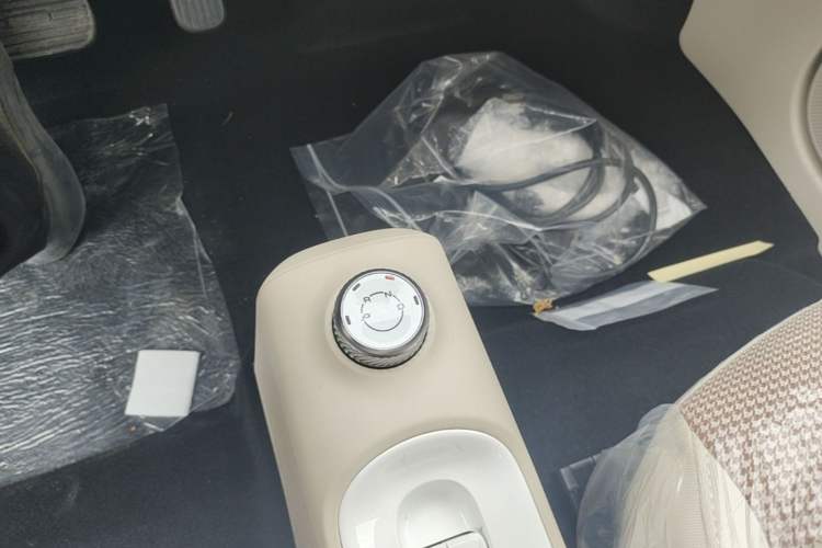 Used Wuling Hongguang MINIEV 2024 3rd Generation 215km Youth Edition Gear Lever