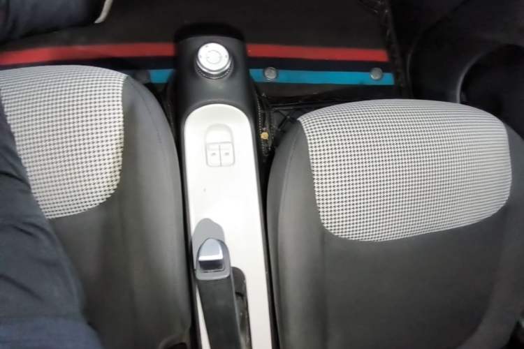 Used Wuling Hongguang MINIEV 2024 3rd Generation 215km Youth Edition Gear Lever