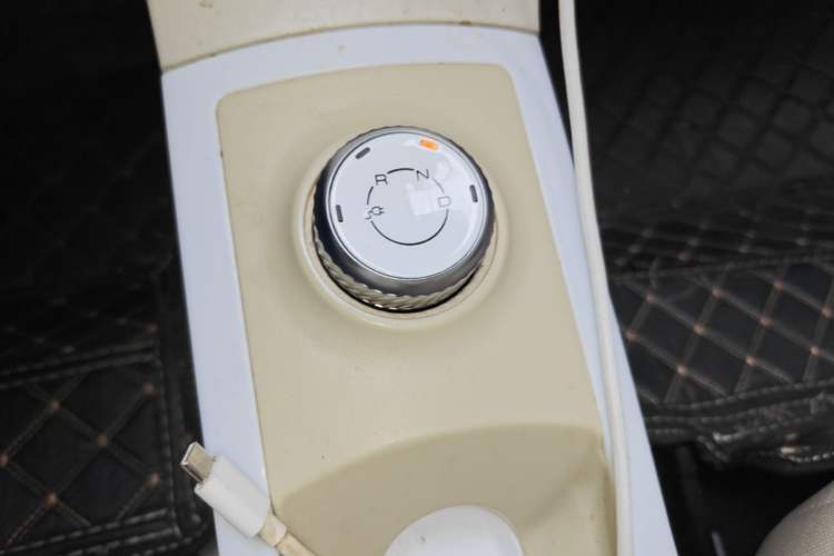 Used Wuling Hongguang MINIEV 2024 3rd Generation 215km Youth Edition Gear Lever