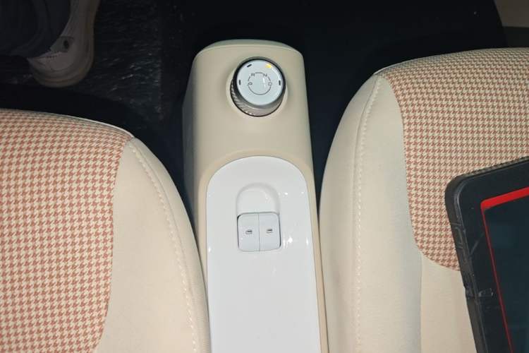 Used Wuling Hongguang MINIEV 2024 3rd Generation 215km Youth Edition Gear Lever