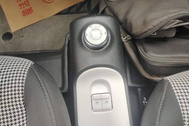 Used Wuling Hongguang MINIEV 2024 3rd Generation 215km Advanced Version Gear Lever