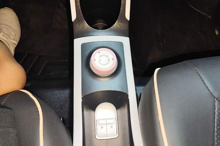 Used Wuling Hongguang MINIEV 2024 3rd Generation 215km Youth Edition Gear Lever