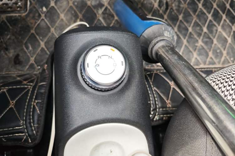 Used Wuling Hongguang MINIEV 2024 3rd Generation 215km Youth Edition Gear Lever