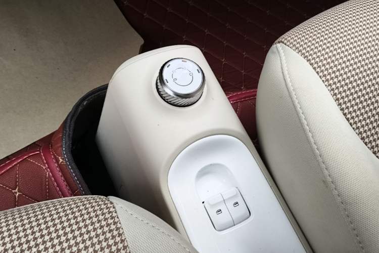 Used Wuling Hongguang MINIEV 2024 3rd Generation 215km Youth Edition Gear Lever