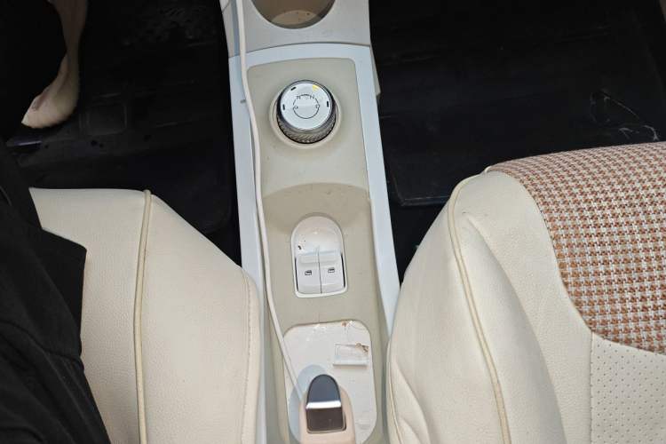 Used Wuling Hongguang MINIEV 2024 3rd Generation 215km Youth Edition Gear Lever
