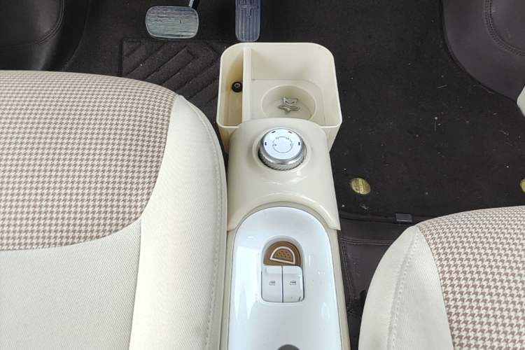 Used Wuling Hongguang MINIEV 2024 3rd Generation 215km Youth Edition Gear Lever