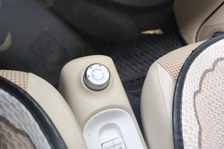 Used Wuling Hongguang MINIEV 2024 3rd Generation 215km Youth Edition Gear Lever