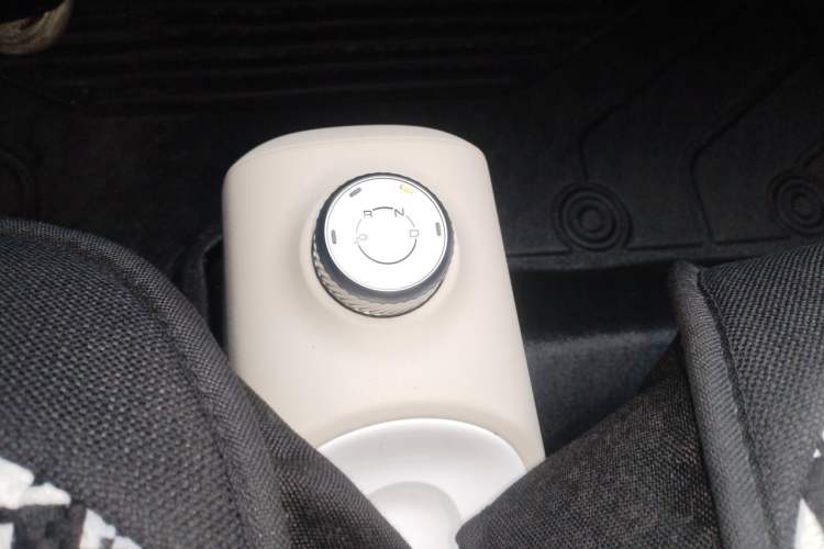 Used Wuling Hongguang MINIEV 2024 3rd Generation 215km Youth Edition Gear Lever