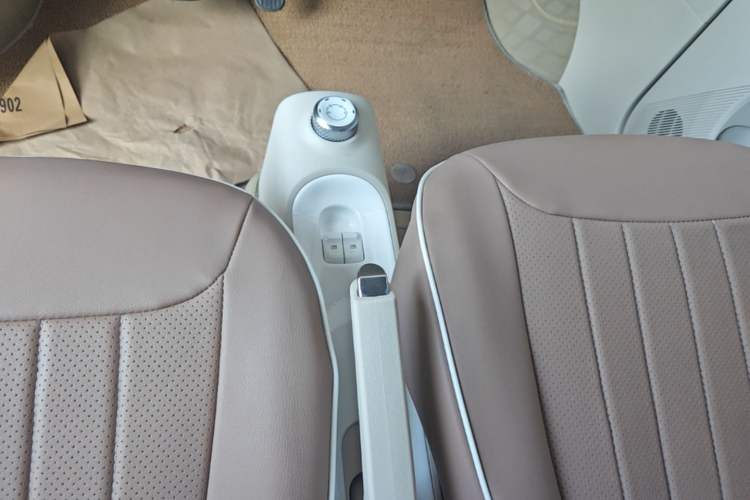 Used Wuling Hongguang MINIEV 2024 3rd Generation 215km Youth Edition Gear Lever