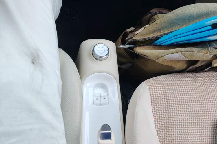 Used Wuling Hongguang MINIEV 2024 3rd Generation 215km Youth Edition Gear Lever