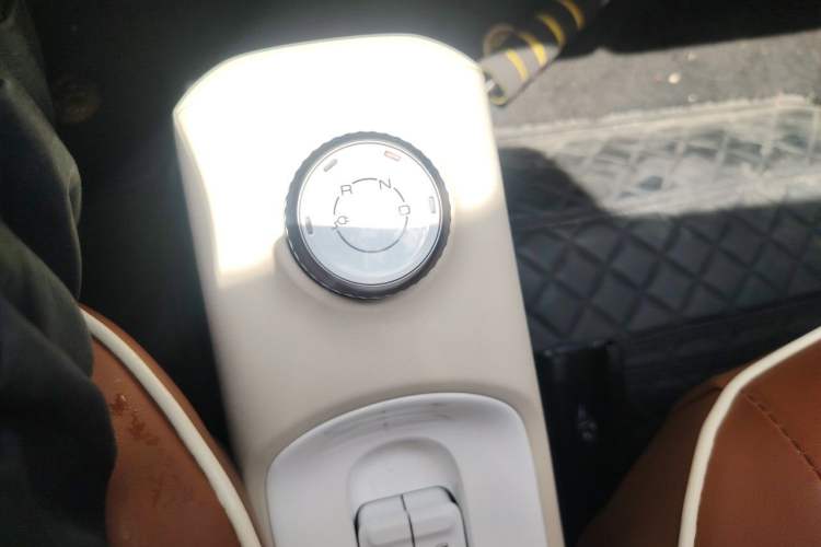 Used Wuling Hongguang MINIEV 2024 3rd Generation 215km Youth Edition Gear Lever