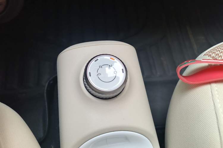 Used Wuling Hongguang MINIEV 2024 3rd Generation 215km Youth Edition Gear Lever