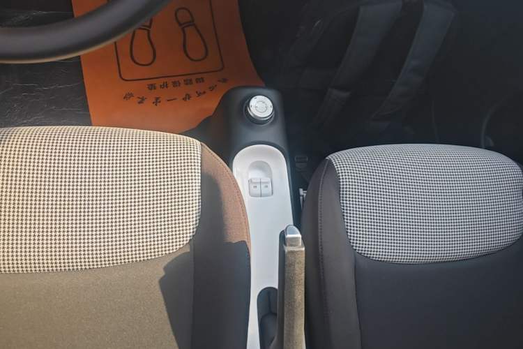Used Wuling Hongguang MINIEV 2024 3rd Generation 215km Youth Edition Gear Lever